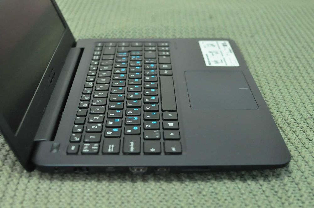 Мощный ноутбук Asus R417s