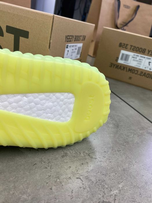 Мужские текстильные кроссовки Yeezy Boost 350 V2 Glow изи буст ob291