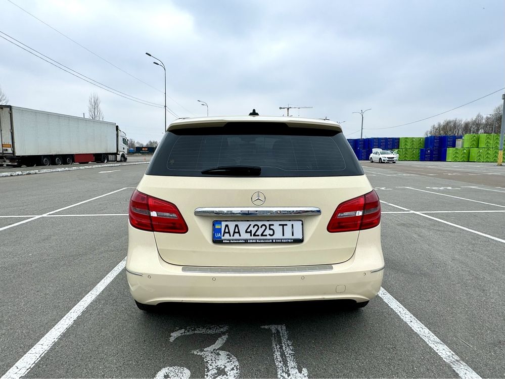 Mercedes-Benz B-Class 2014 от владельца