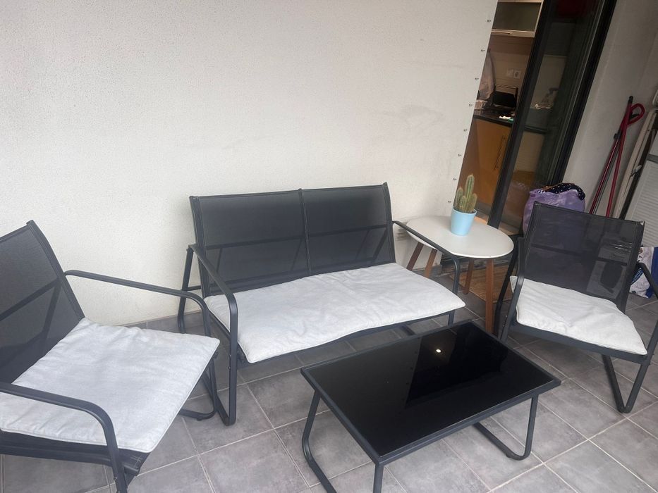 Cadeiras e mesa de jardim