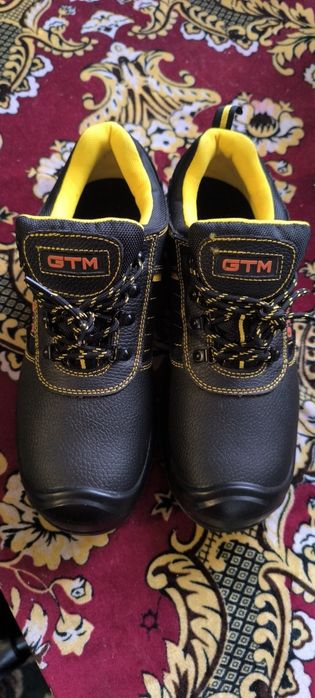 Нове робоче взуття GTM