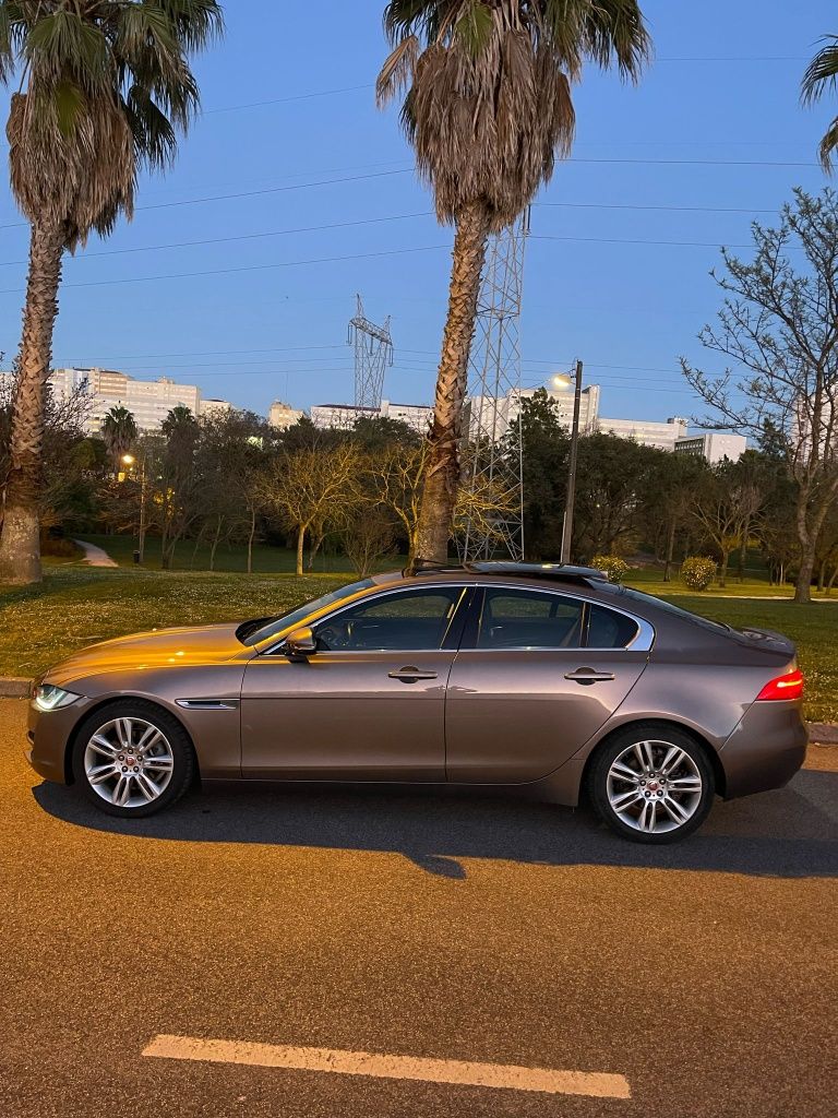 Jaguar XE 2.0 D Prestige 180 cv
