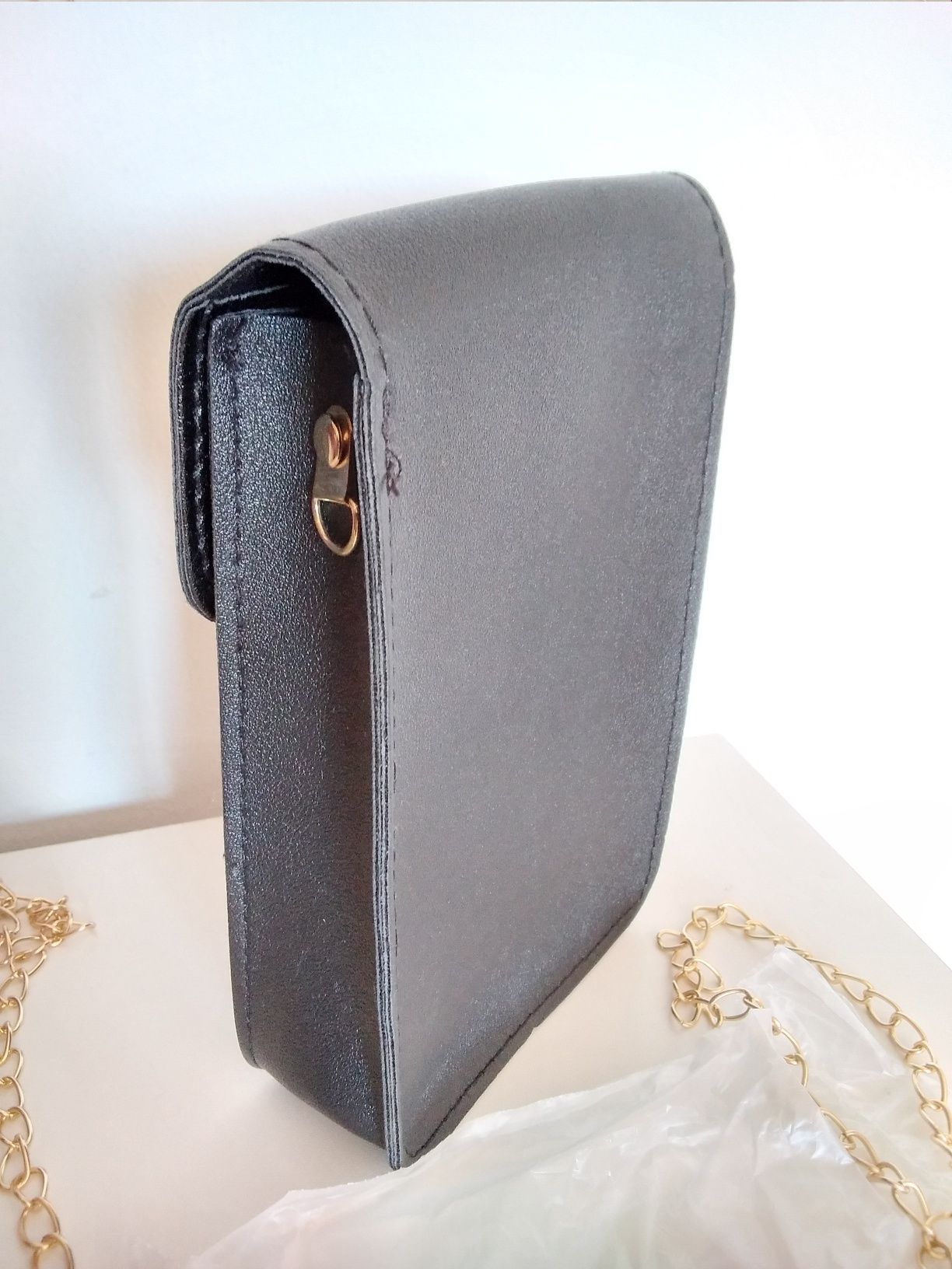 Mala tiracolo porta telemóvel ou documentos, preta 19x11cm
