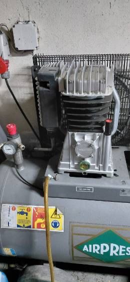 Airpress kompresor dwutlokowy HK 700/300 sprężarka