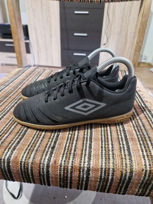 Halówki umbro r 36