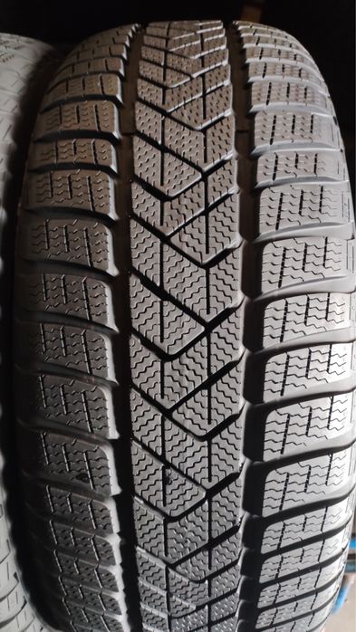 225/55/18 R18 Pirelli Sottozero 3 4шт зима