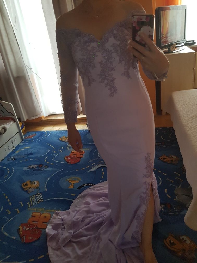 Królewska suknia ślubna szyta wg pomysłu na miarę