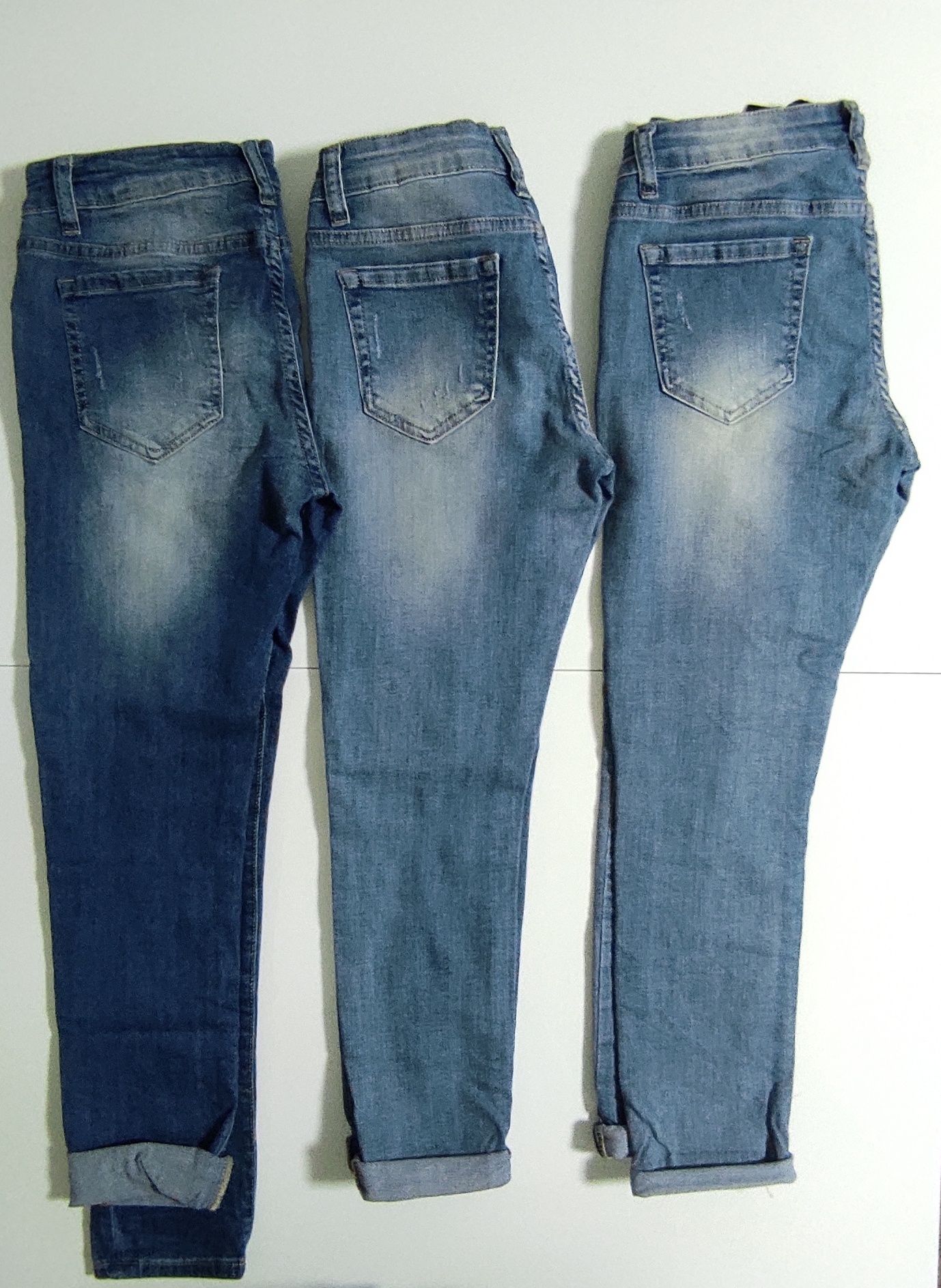 Spodnie jeansowe w rozmiarze (S,M,L) Nowe super fason w 2 kolorach