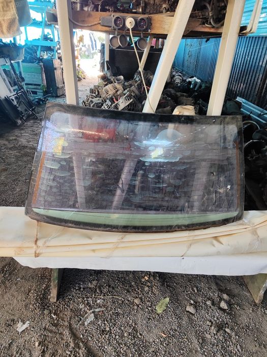 Продам задне скло на Форд скорпіо сідан