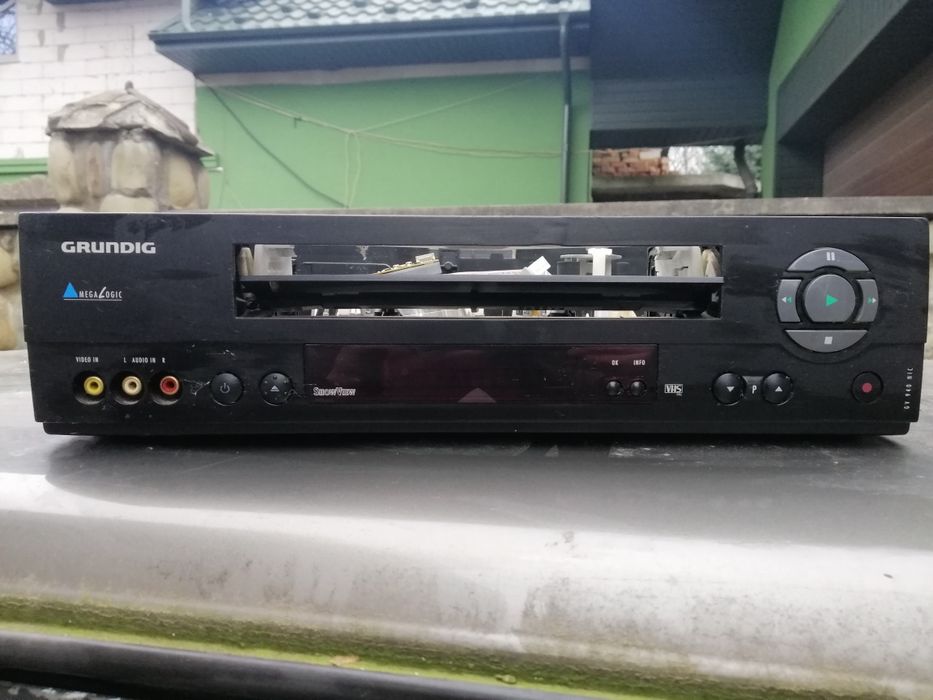 Продам магнітофон GRUNDIG mega dgik