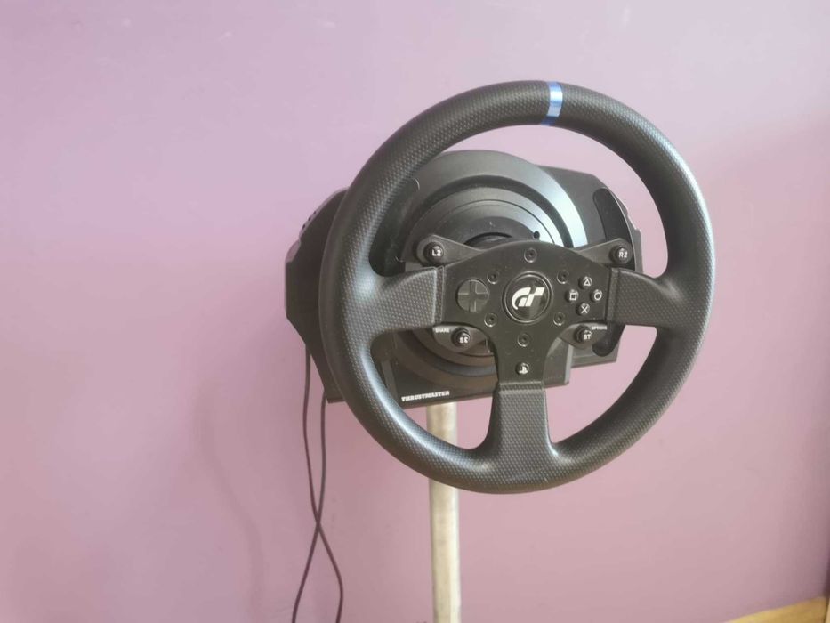 Thrustmaster T300 + stojak Wheel Stand Pro