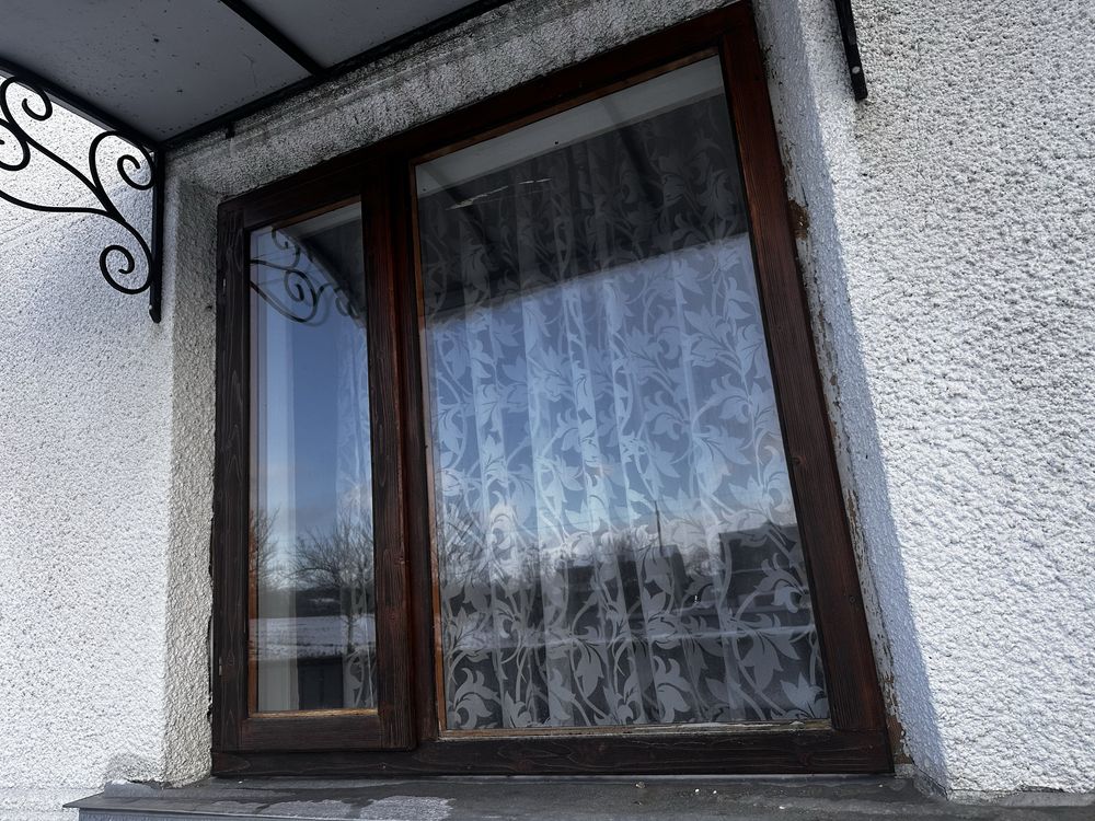 Деревяне вікно