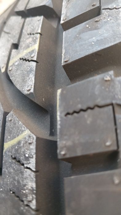 245 75 17 Yokohama Geolandar AT G015