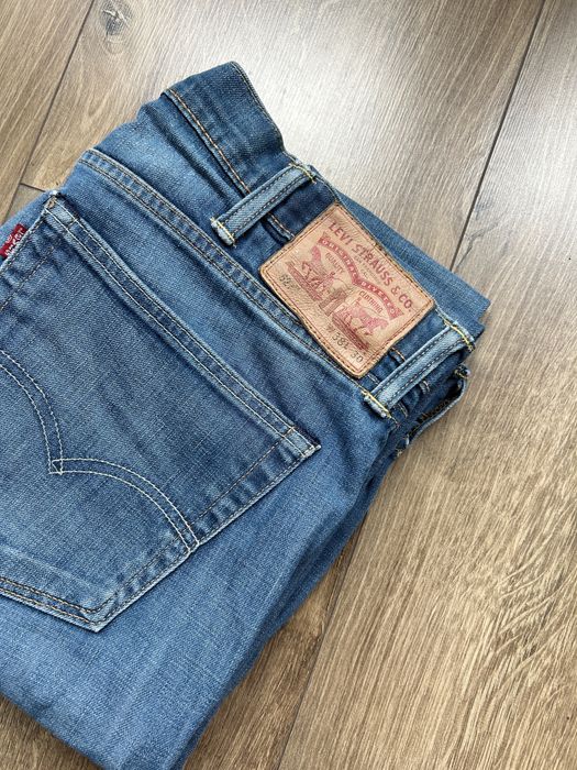 Spodnie jeansowe dzinsy jeansy model Levis 527