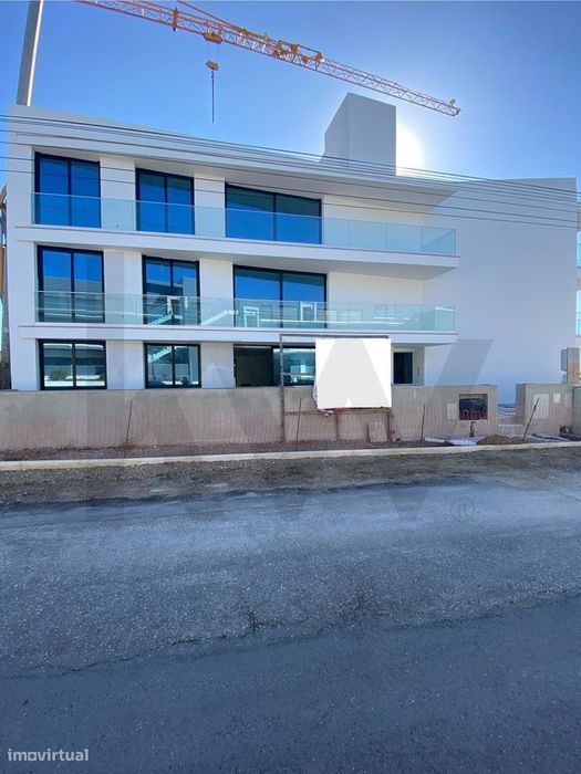 Pederneira | Nazaré :: Apartamento T2 com Piscina no Rooftop e vistas