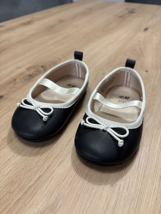Buciki niemowlęce dziewczęce balerinki H&M rozmiar 21