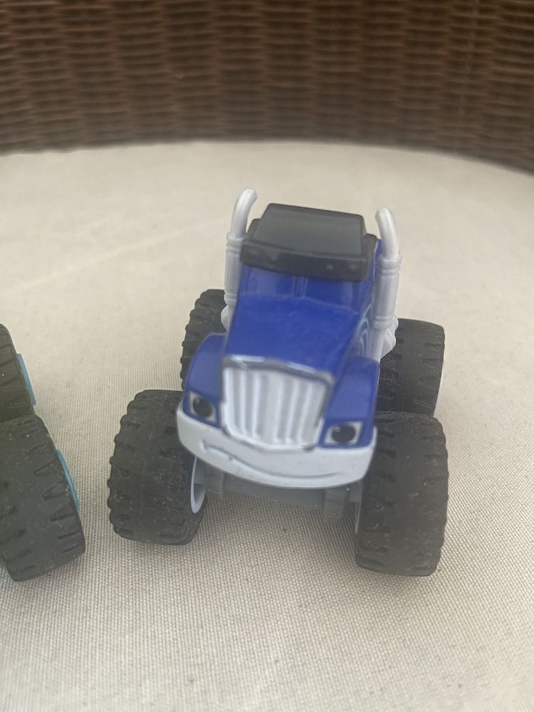 Carrinhos Monster Machine 3 unidades