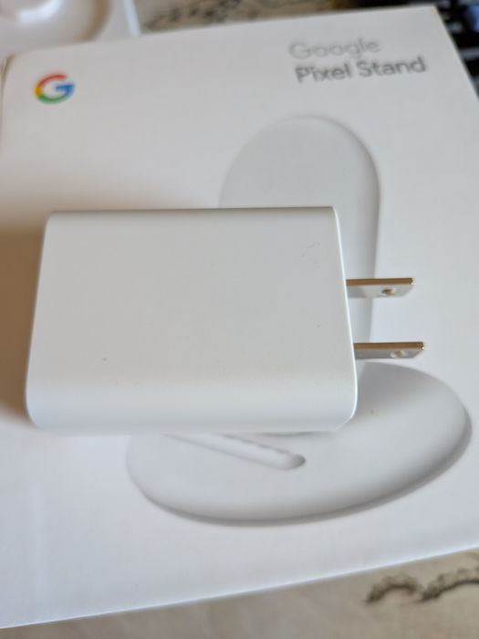 Бездротовий зарядний пристрій Google Pixel Stand (GA00507-US)