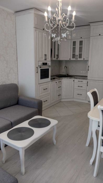 М Осокорки 10 хв,   євроремонт, генератор в будинку. два санвузли