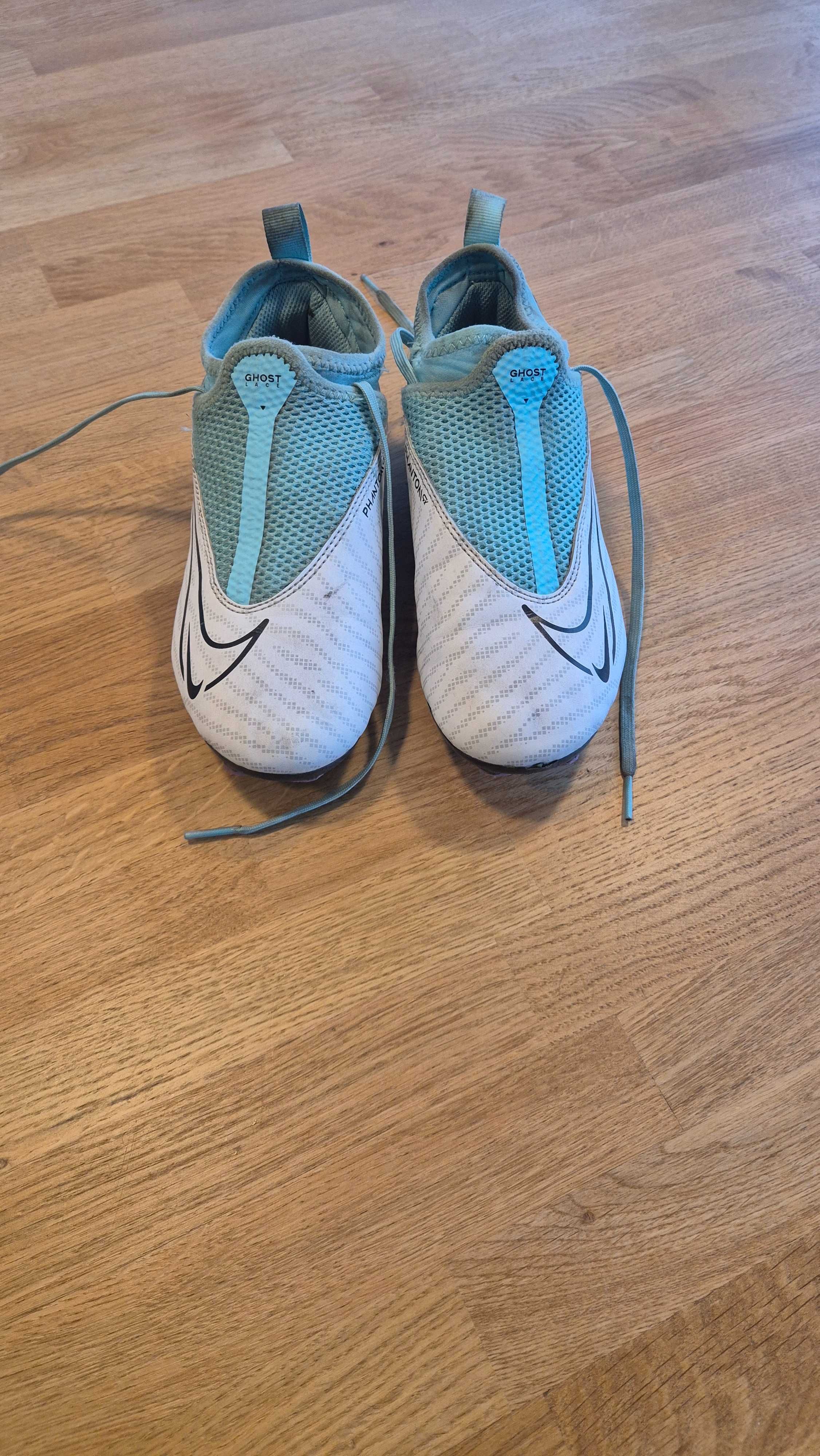 Buty piłkarskie Nike JR PHANTOM GX ACADEMY DF, rozm. 33,5 (21 cm)