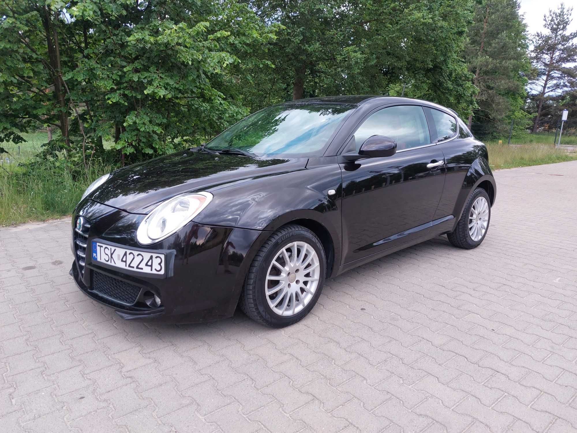 Alfa Romeo Mito 1.6 JTDM Xenon, Czerwone skóry