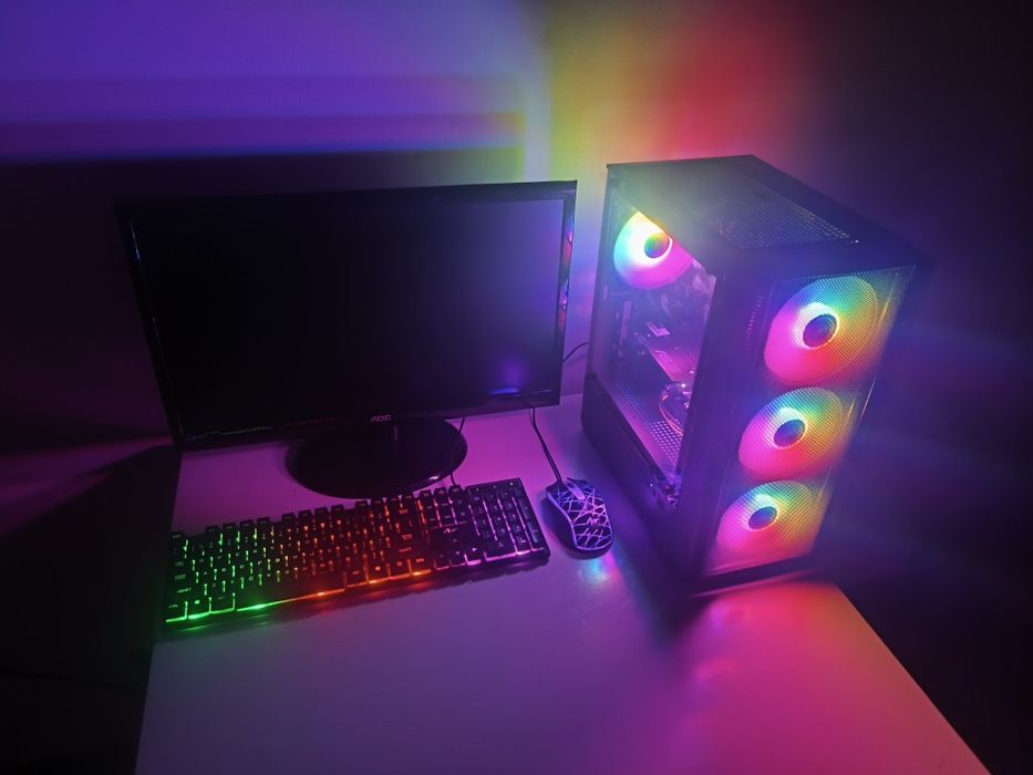 Komputer gamingowy i5/16gb/1tb/gt730 z monitorem klawiaturą i myszką