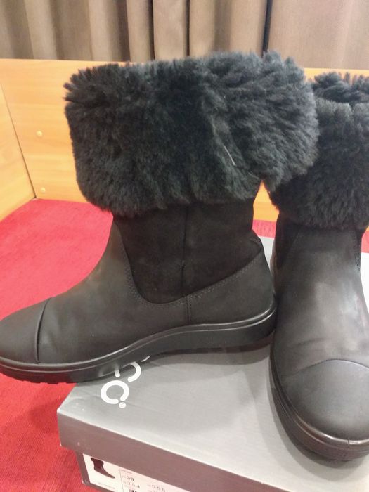 Продам женские зимние сапоги ECCO
