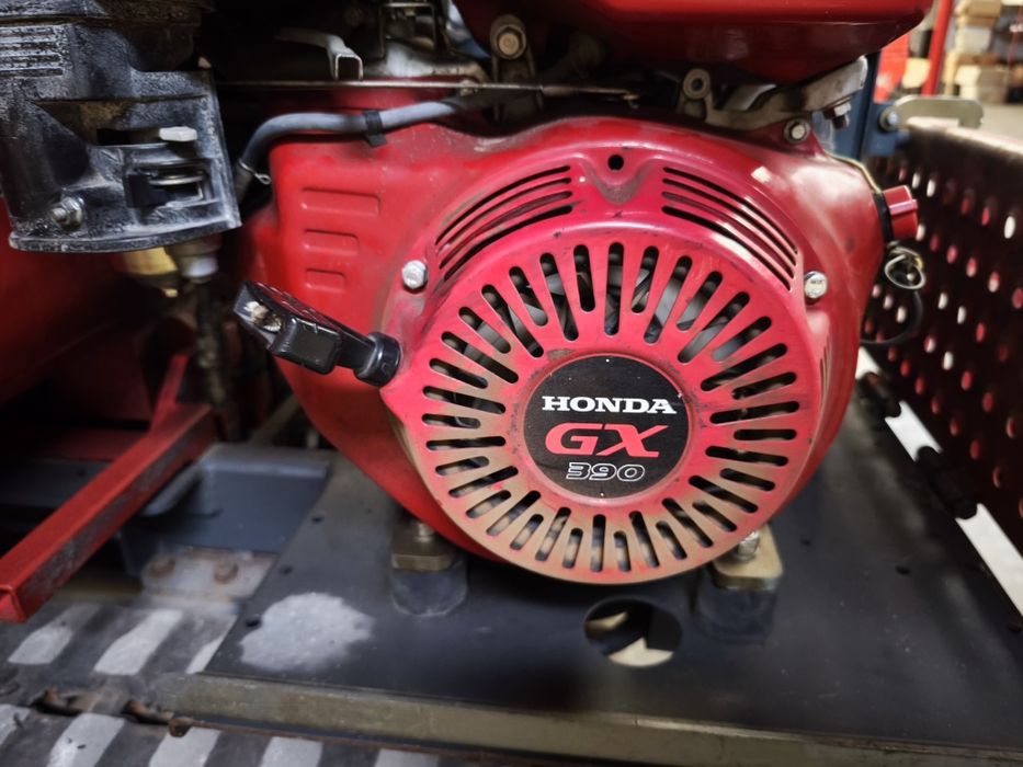 Wozidło miniwywrotka gąsienicowa Hinowa HP 1100