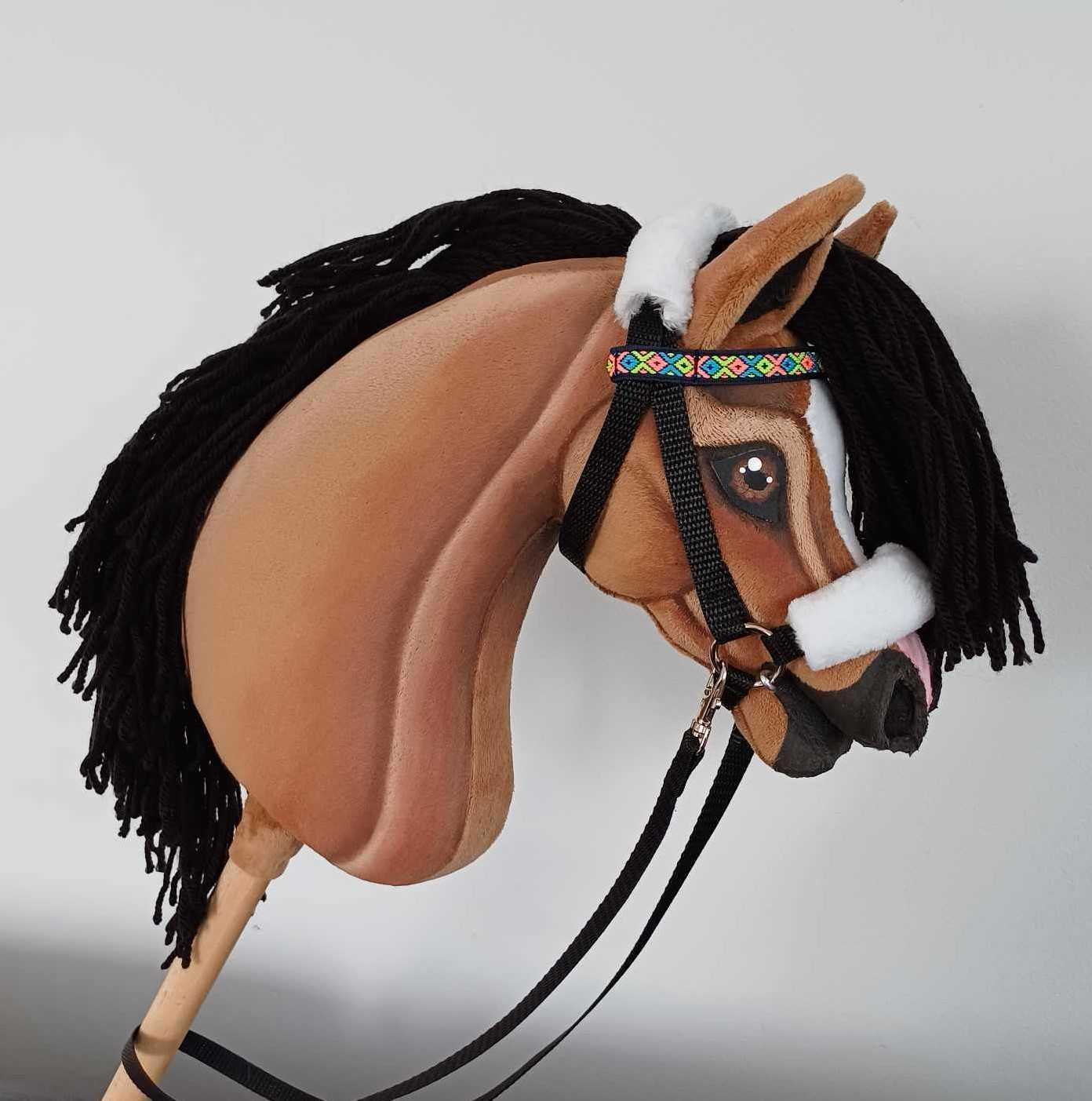 Konik Hobby Horse A4 + sprzęt gniady