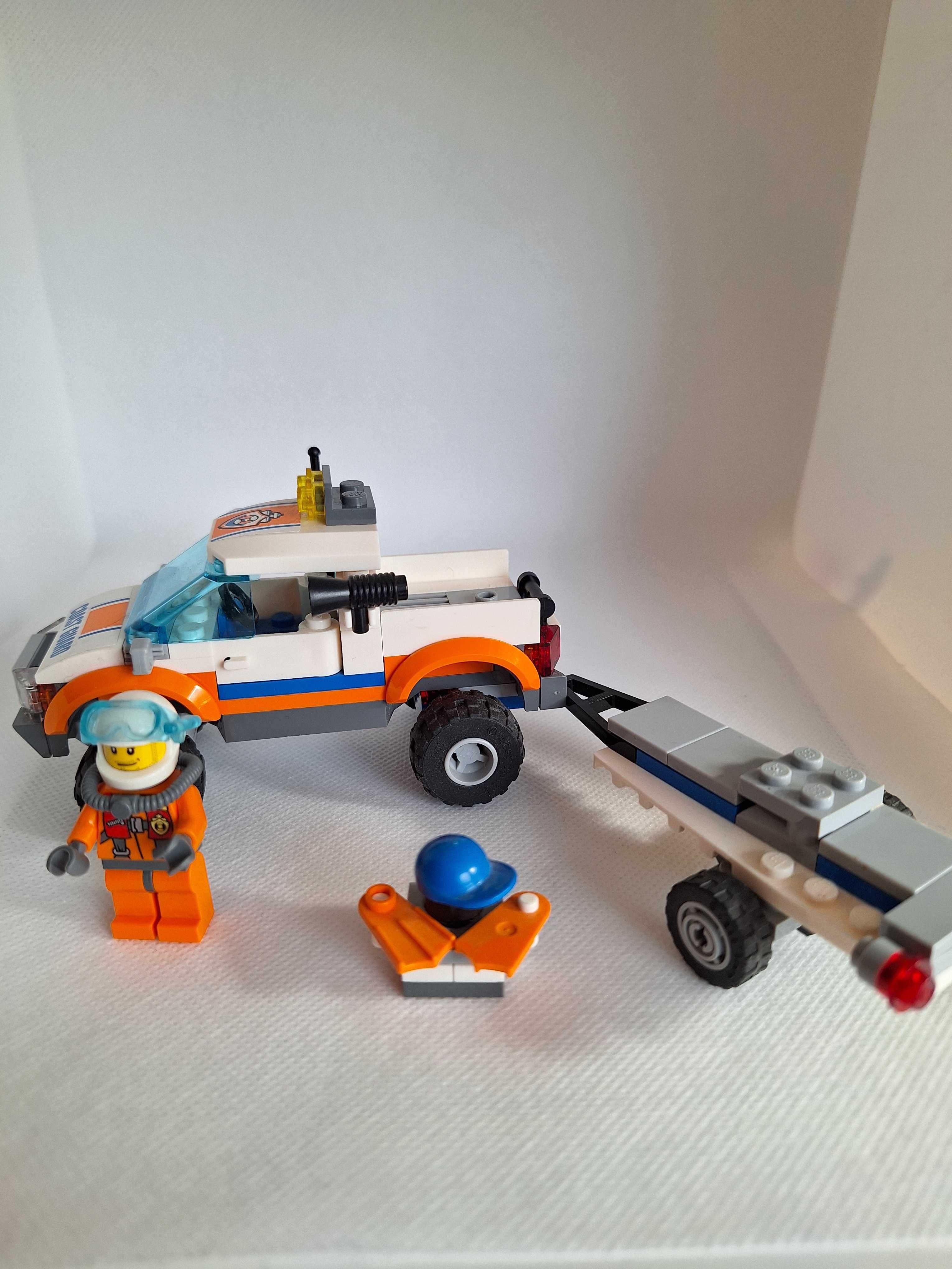LEGO City 60012 - Wóz terenowy i łódź nurków