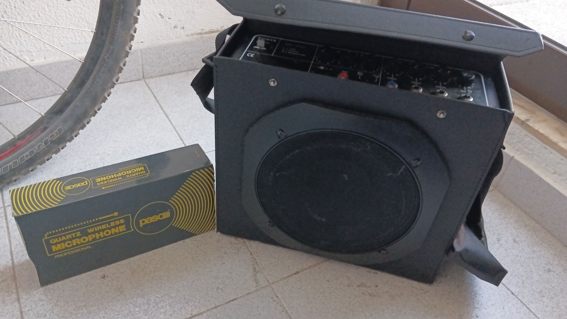 Amplificador portátil com microfone sem fio