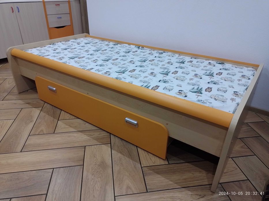Łóżko dziecięce 90 x 200 cm do kompletu mebli do pokoju dziecięcego