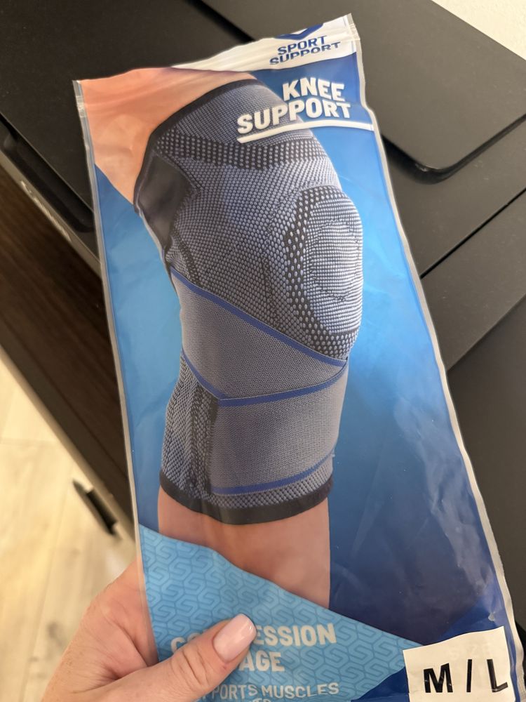 Бандаж колінного суглоба Наколінник KNEE SUPPORT