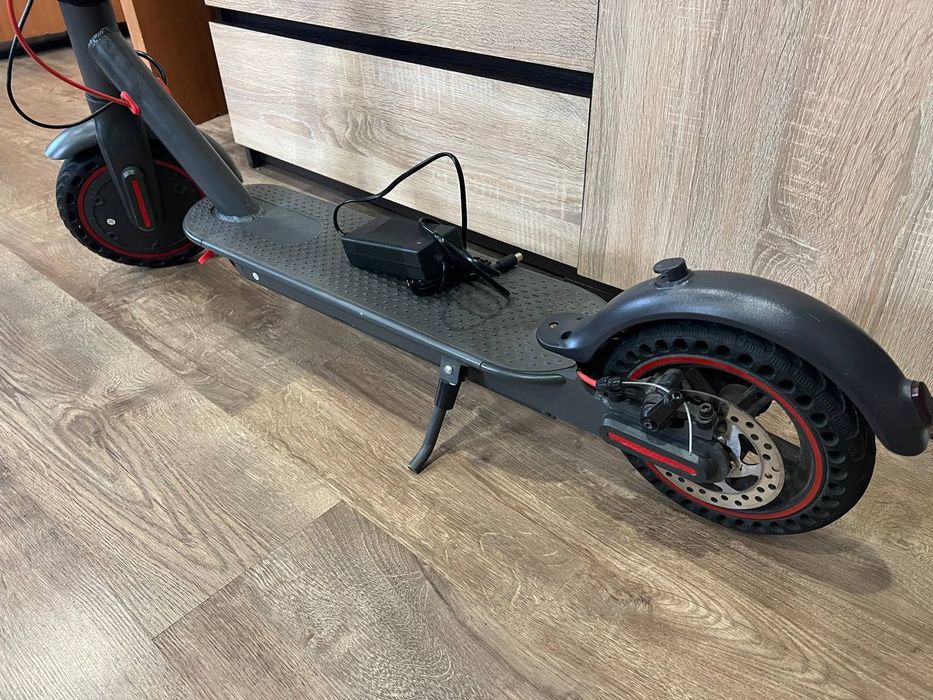 Електросамокат на безкамерних покришках
