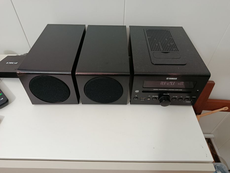 Hifi Yamaha MCR-042, CD, radio FM RDS, DAB, comando