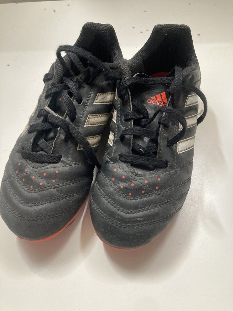 Buty piłkarskie korki adidas dla dziecka r.31