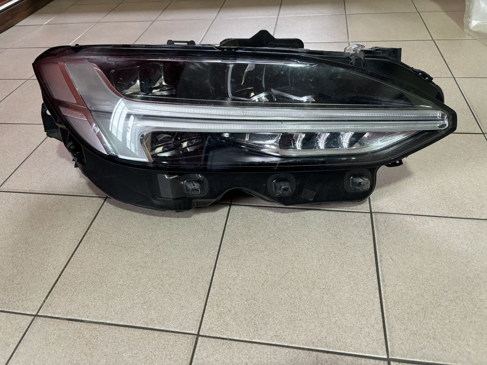 Optica Volvo Direita V 90 2018