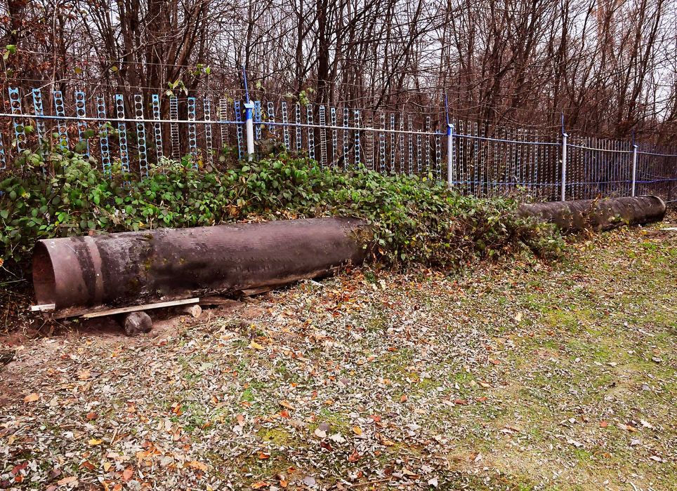 продам трубу мелалеву д-53 см.