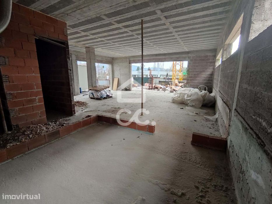 Loja em Creixomil - Guimarães