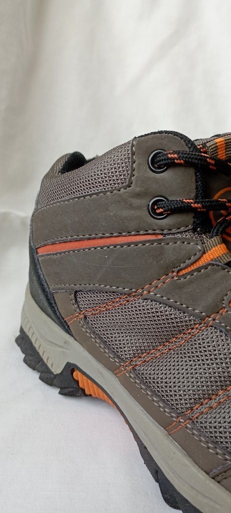 Calçado de caminhada da Multisport tamanho 37