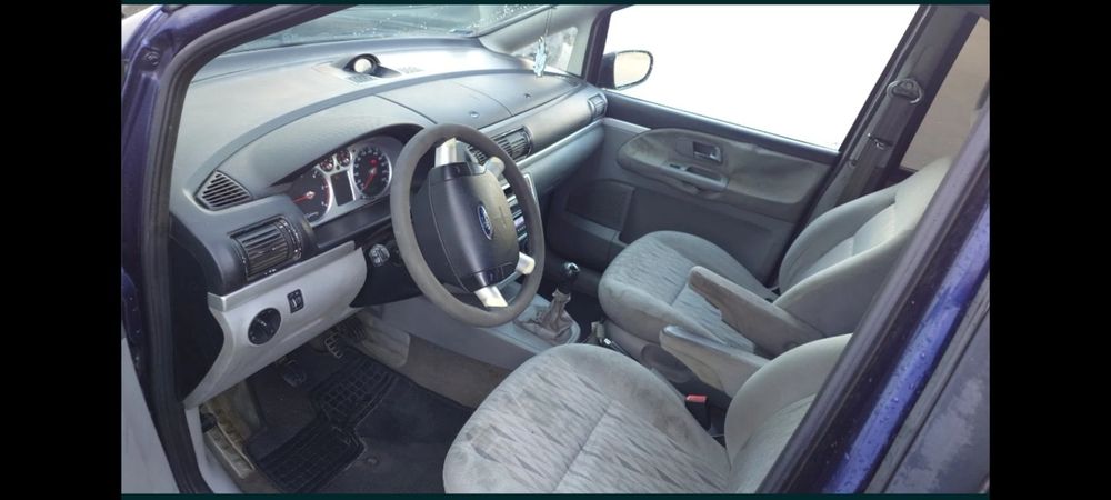 Продам авто 1.9 дизель сел и поехал 6 + 1 Ford