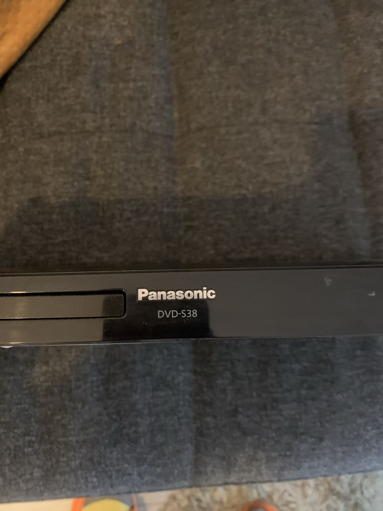 Odtwarzacz DVD firmy Panasonic DVD-S38
