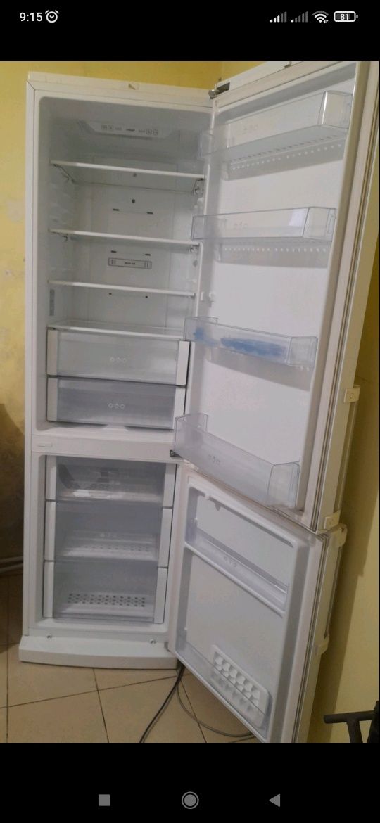 Холодильник LG 12000 грн