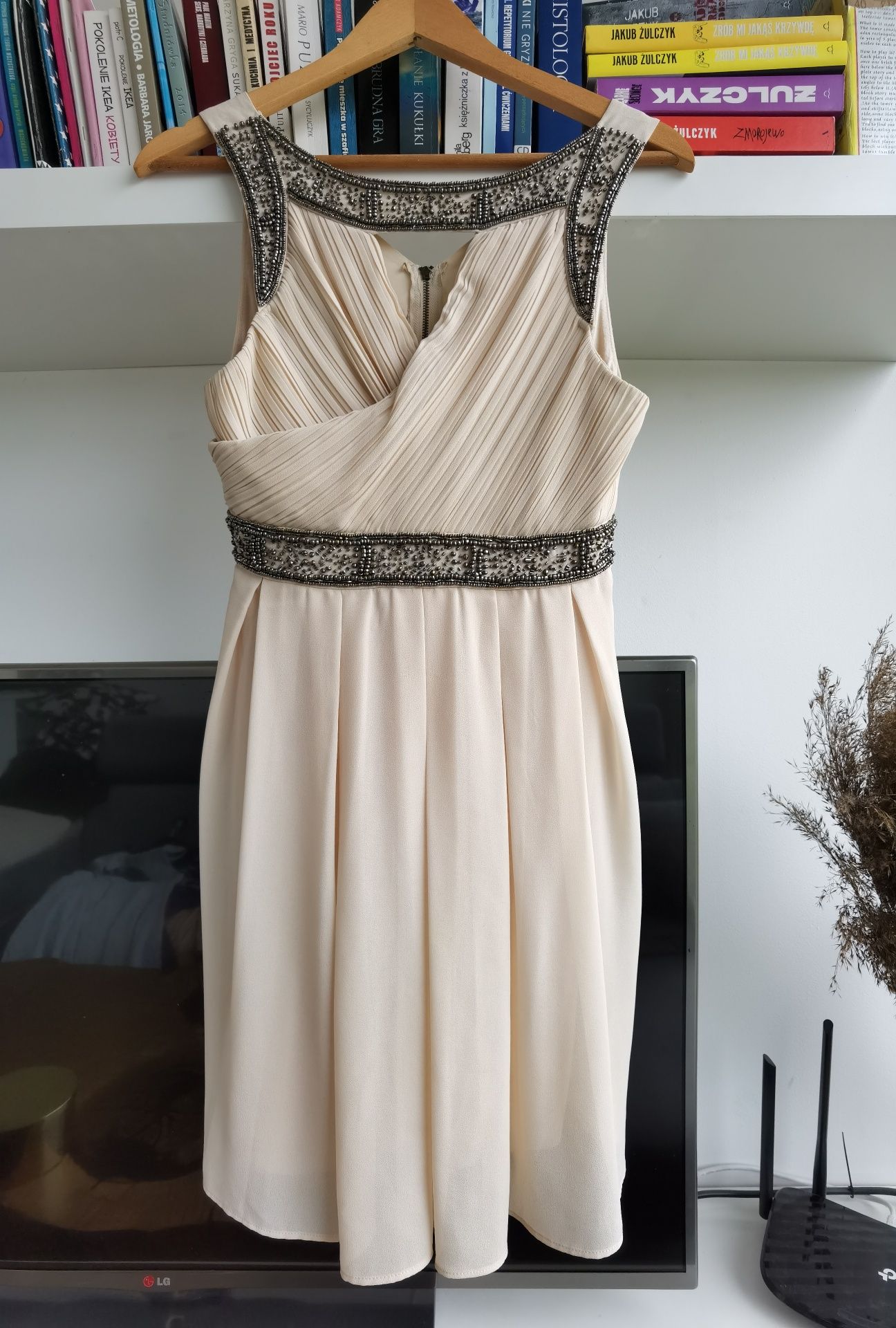 Elegancka plisowana kremowa sukienka S M grecka asos wesele studniówka