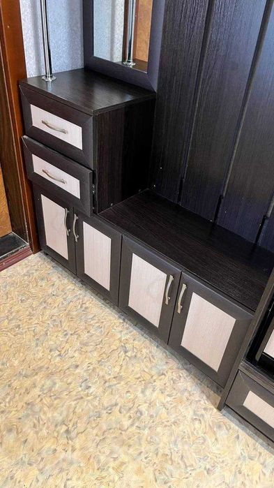 ТЕРМІНОВО!  Меблі у передпокій