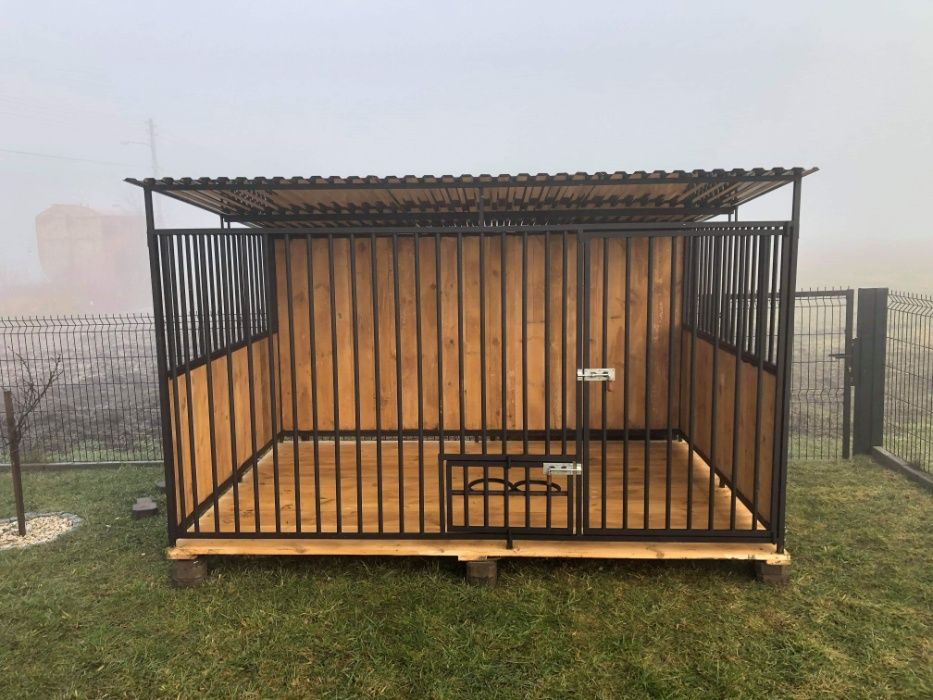 Kojec dla psa . Boks dla psa. Klatka buda zagroda schowek.