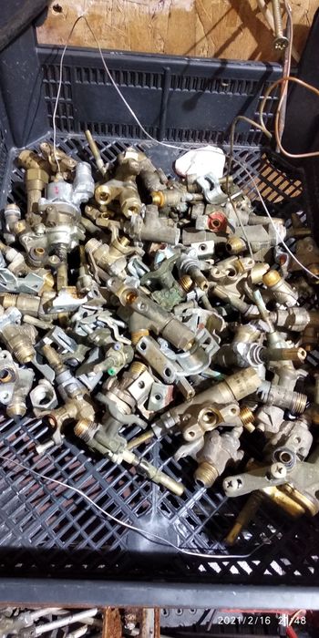 Запчасти к плитам конфорки ручки трубки краны