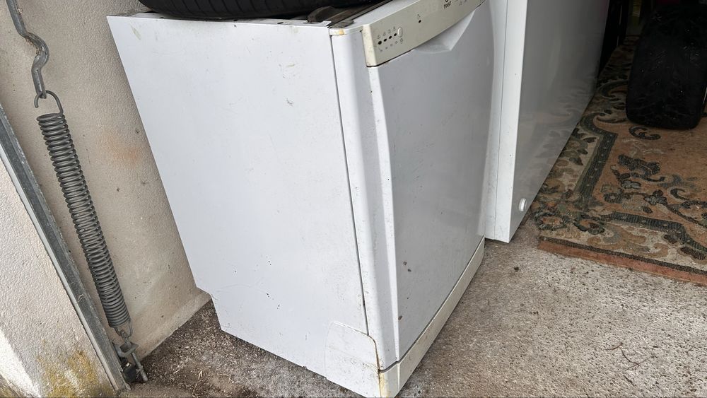 Máquina de Lavar Roupa Indesit – Avariada