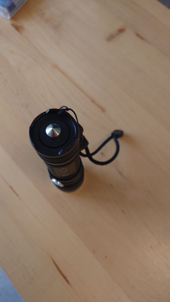 Latarka akumulatorowa XRG RX80 XP-L - 800 lumenów
