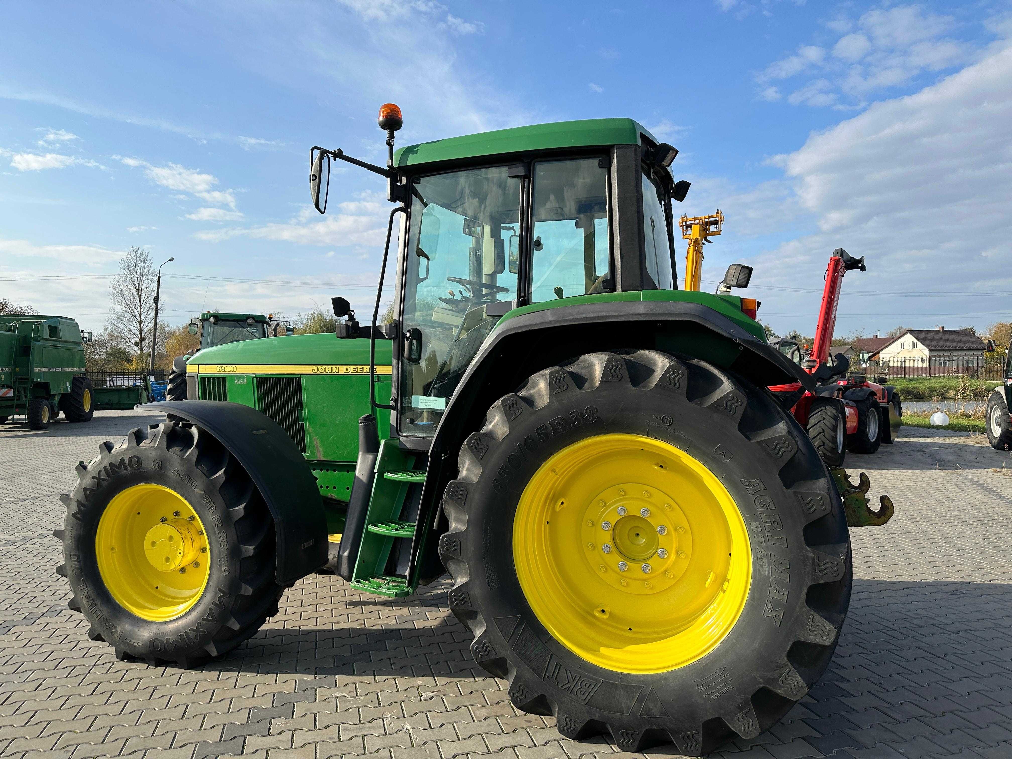 John Deere 6910 2000 року